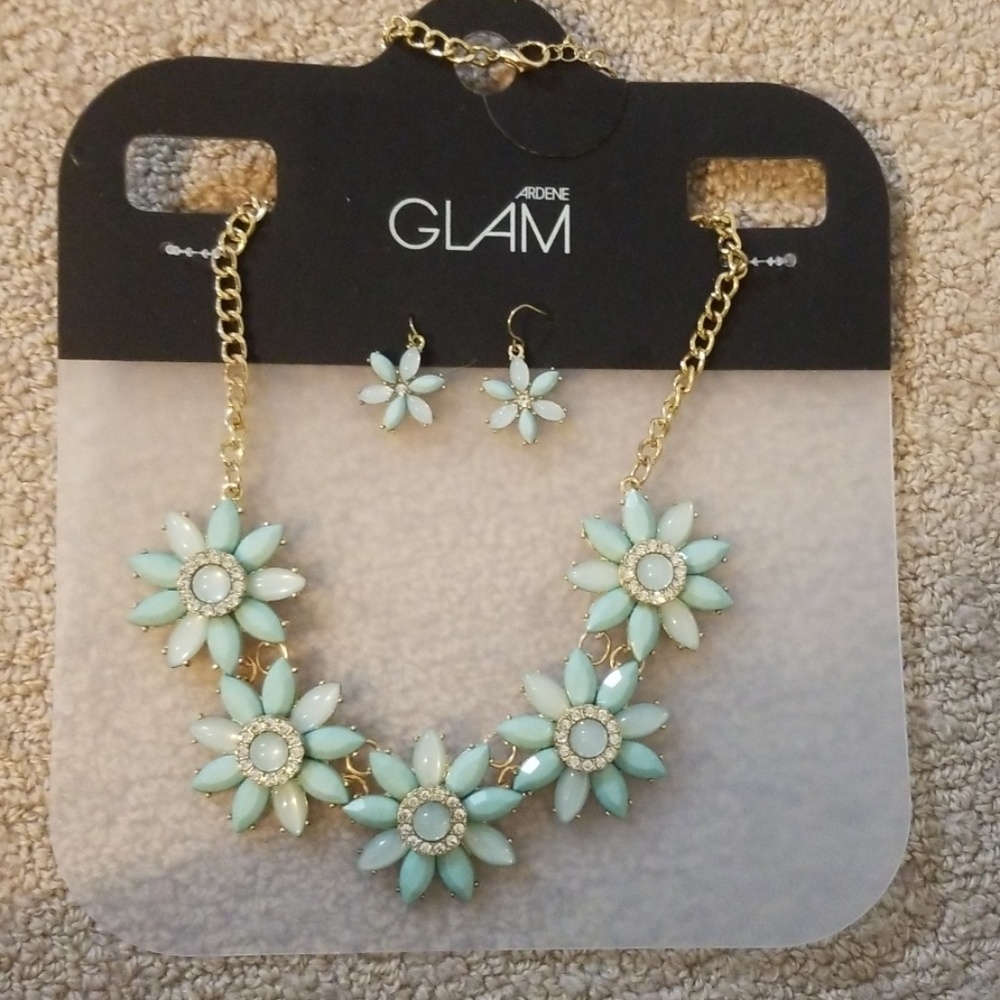 GLAM Statement Necklace & Earring Set